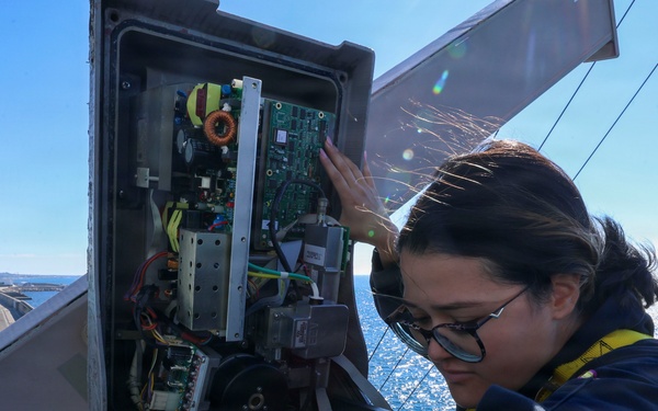 USS Bainbridge (DDG96) Mid-Deployment Voyage Repairs