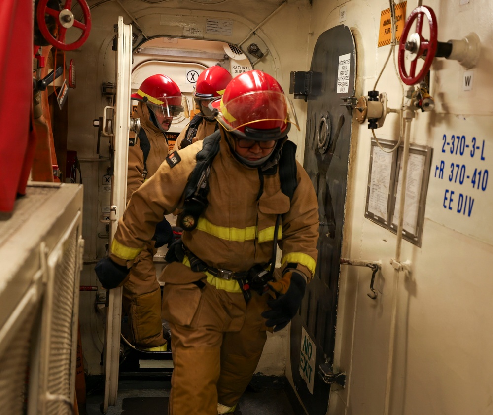 USS Bainbridge (DDG96) Damage Control Training