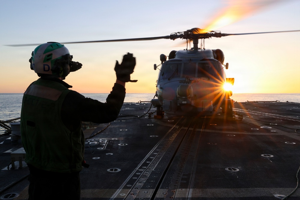 USS Bainbridge (DDG96) Flight Quarters