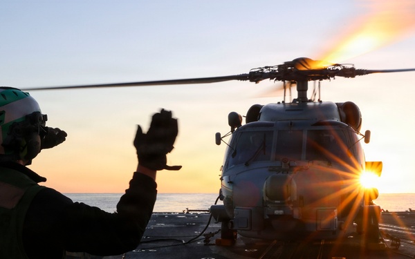 USS Bainbridge (DDG96) Flight Quarters