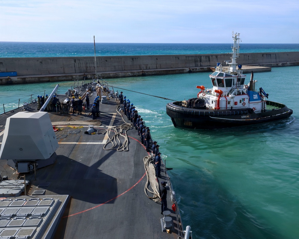USS Bainbridge (DDG96) Departs Civitavecchia, Italy