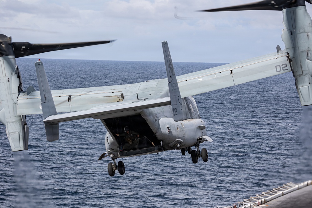 22nd MEU(SOC) | Flight Operations on USS Iwo Jima