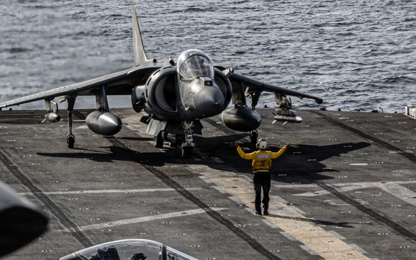 22nd MEU(SOC) | Flight Operations on USS Iwo Jima