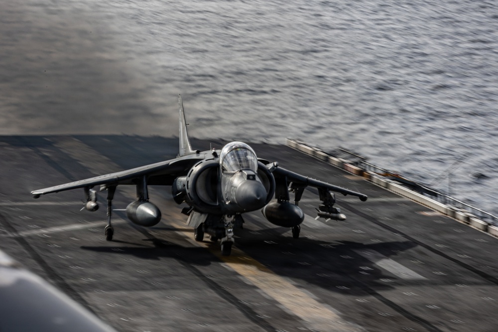 22nd MEU(SOC) | Flight Operations on USS Iwo Jima