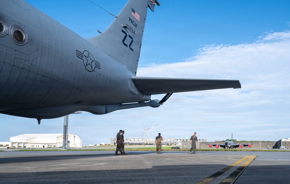 BH 26-1: 909th ARS Refuels with precision