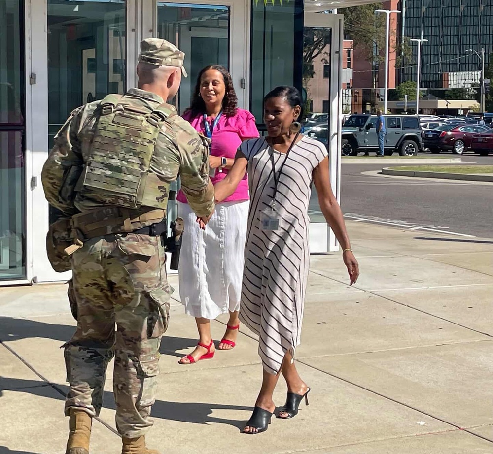 Tennessee National Guard Greeted in Memphis