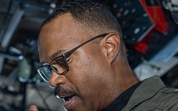 Adm. Alvin Holsey, Commander, U.S. Southern Command, Tours USS Iwo Jima