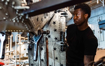 USS Gerald R. Ford (CVN 78) Conducts Routine Maintenance