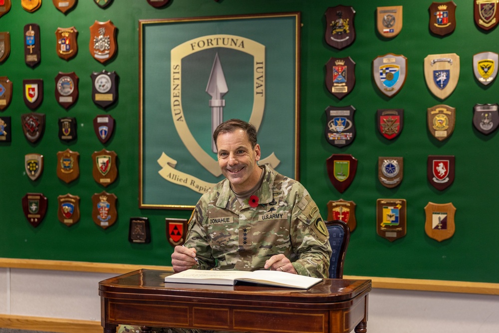 USAREUR-AF Comdander  Visits HQ ARRC