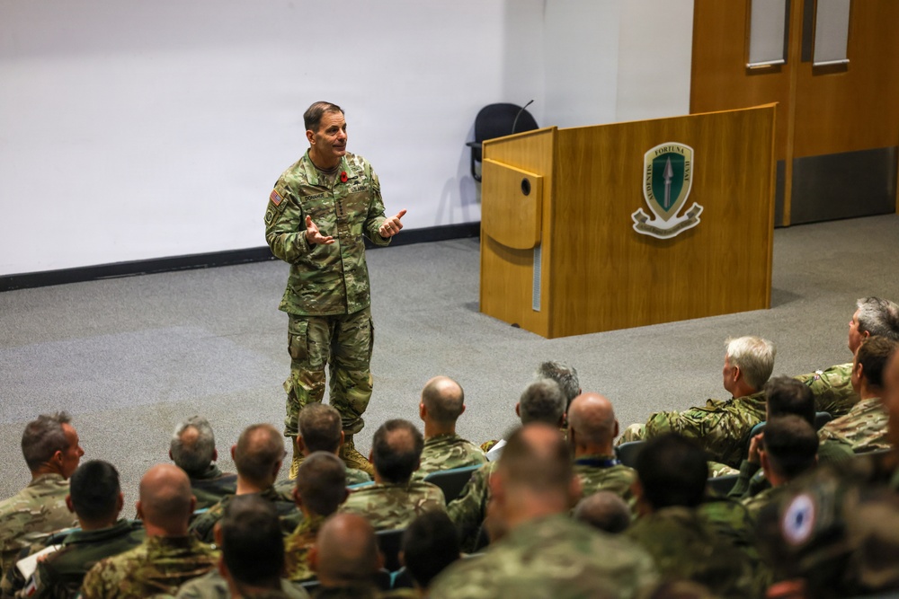 USAREUR-AF Comdander  Visits HQ ARRC