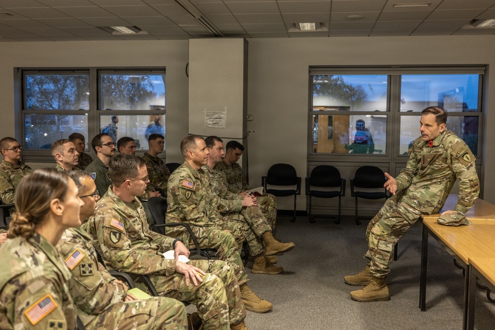 USAREUR-AF Comdander  Visits HQ ARRC