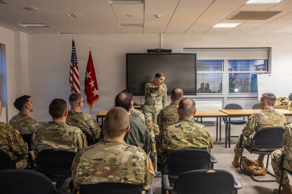 USAREUR-AF Comdander  Visits HQ ARRC