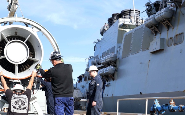 USS Roosevelt (DDG 80), NAVFAC, MARMC Conduct Engineering Evolution
