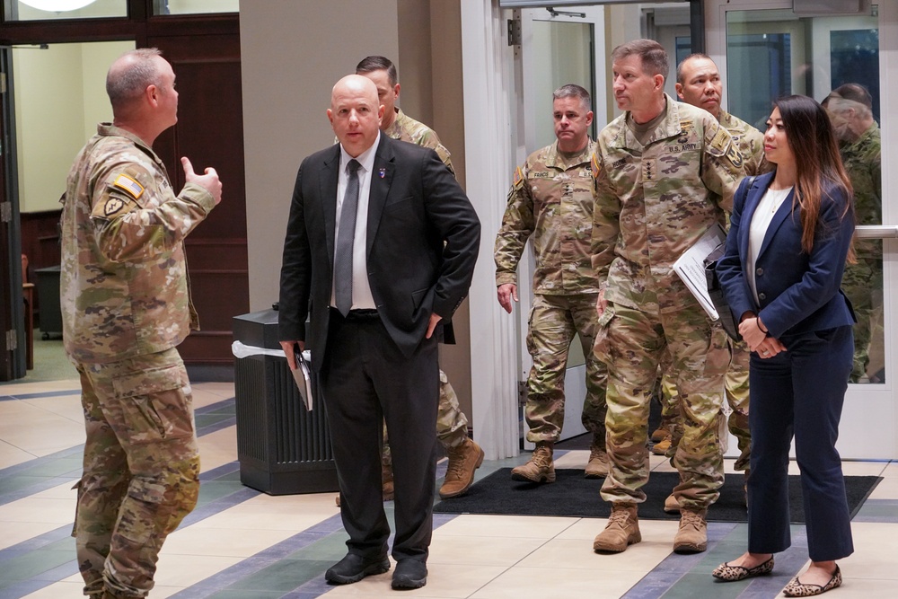 Mr. Eric Geressy, Senior Advisor to the Secretary of War (Strategy), visits Fort Leavenworth.