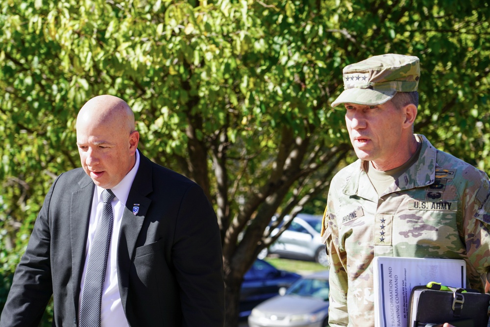 Mr. Eric Geressy, Senior Advisor to the Secretary of War (Strategy), visits Fort Leavenworth.