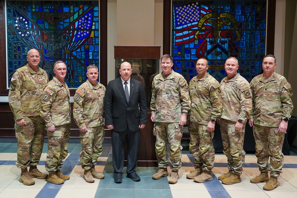 Mr. Eric Geressy, Senior Advisor to the Secretary of War (Strategy), visits Fort Leavenworth.