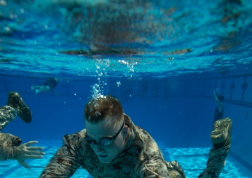 11th MEU Marines Conduct Water Survival Advanced Course