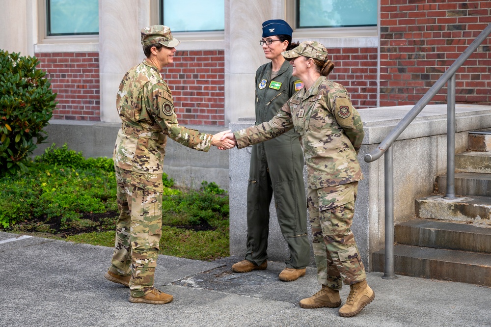 AMC Deputy Commander visits Team McChord