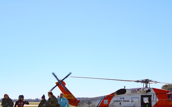 Coast Guard rescues 5 people from sinking sailboat off Cape Hatteras