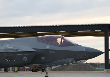 Vermont Air National Guard rests at 115th Fighter Wing during a cross-continental flight