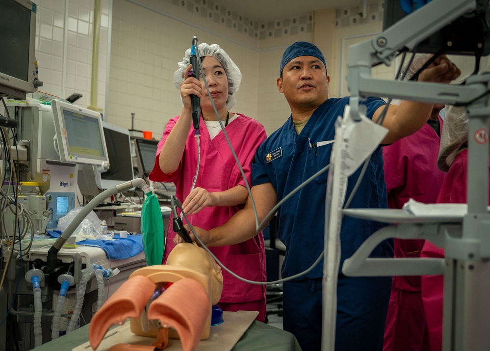 Yokota Nurse Symposium strengthens partnership with Japanese nurses, showcase medical readiness
