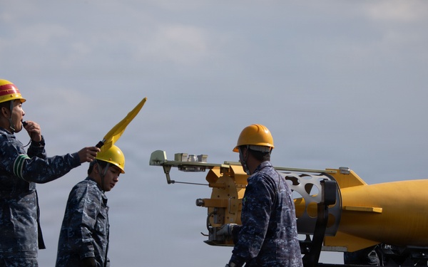 Submarine resupply: JMSDF JS Unryu visits MCAS Iwakuni