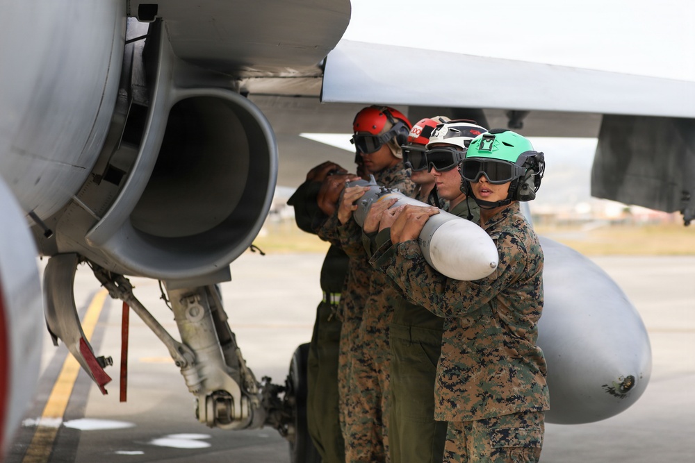 VMFA-232 Conducts Ordnance Offloading