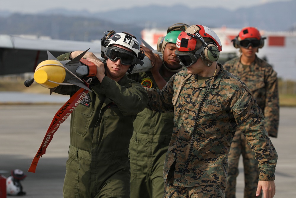 VMFA-232 Conducts Ordnance Offloading