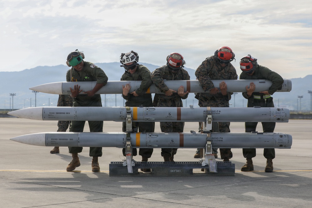 VMFA-232 Conducts Ordnance Offloading