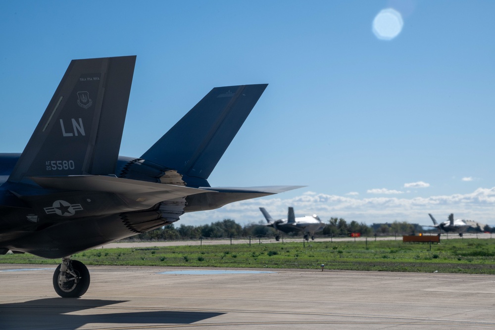 Falcon Strike 25: 495th FS takes off from Amendola Air Base