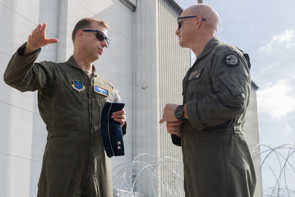 AFSOUTH Commander visits VMFA-225 in Puerto Rico