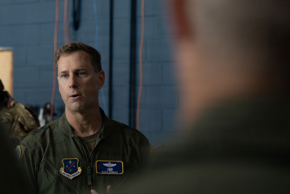 AFSOUTH Commander visits VMFA-225 in Puerto Rico