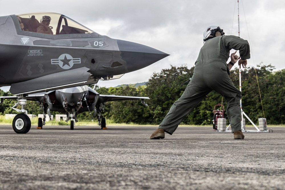 VMFA-225 conducts flight operations in Puerto Rico