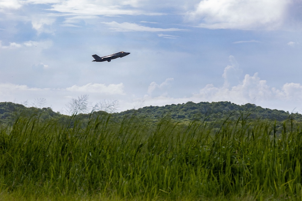 VMFA-225 conducts flight operations in Puerto Rico