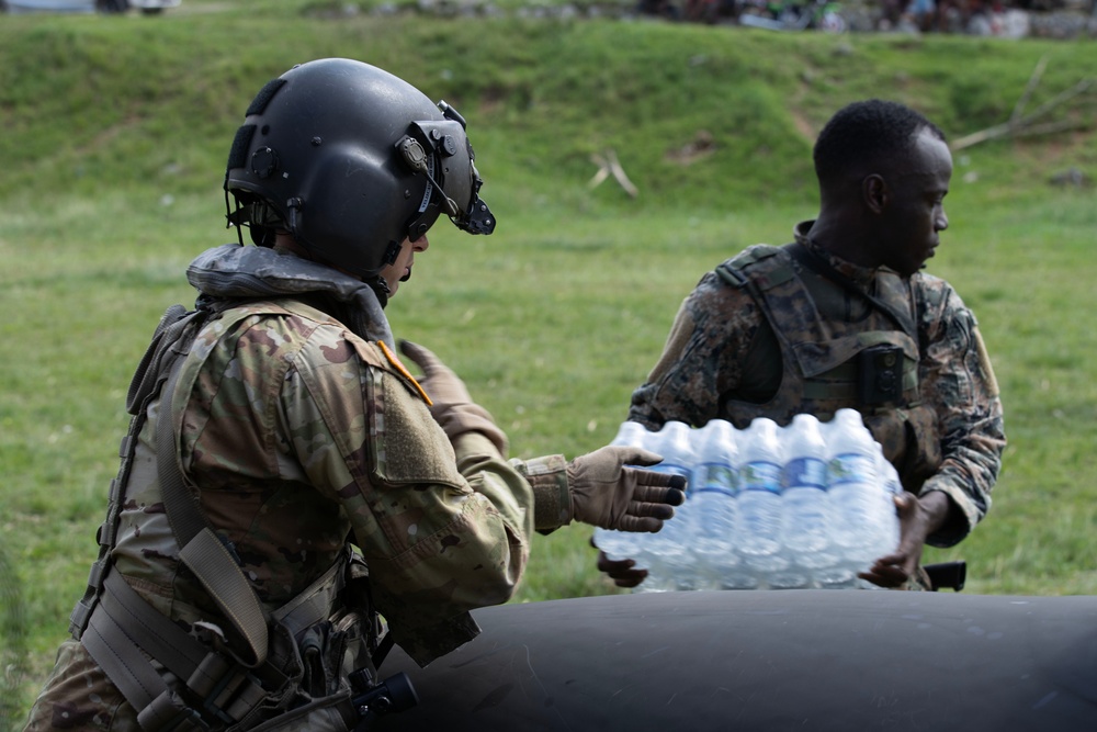 1-228th Aviation Regiment, Joint Task Force-Bravo delivers water to Bethel Town, Jamaica