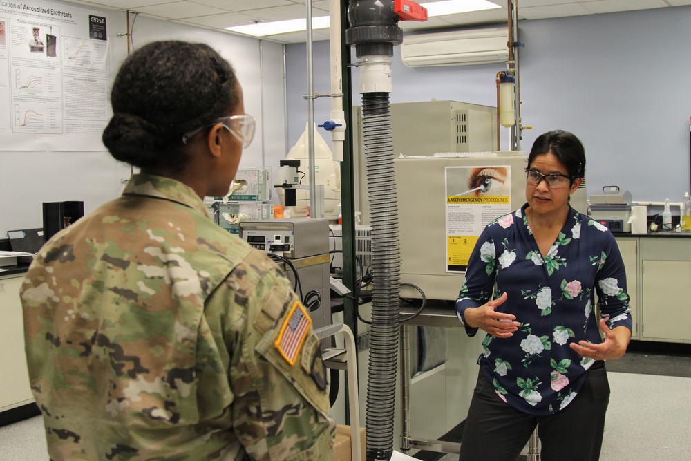 20th CBRNE &amp; CENTCOM Soldiers Visit CBC Virology Labs