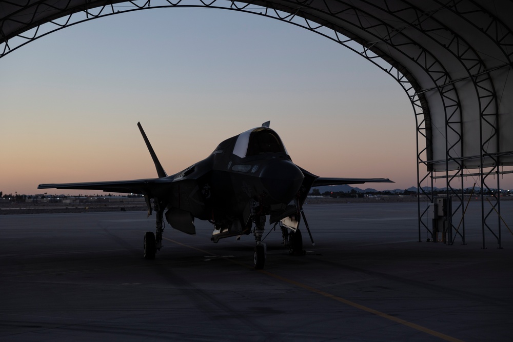 VMFA 122 Marines conduct flight operations during RUT