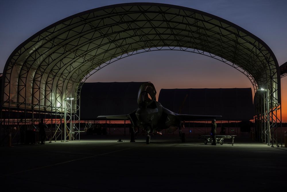 VMFA 122 Marines conduct flight operations during RUT