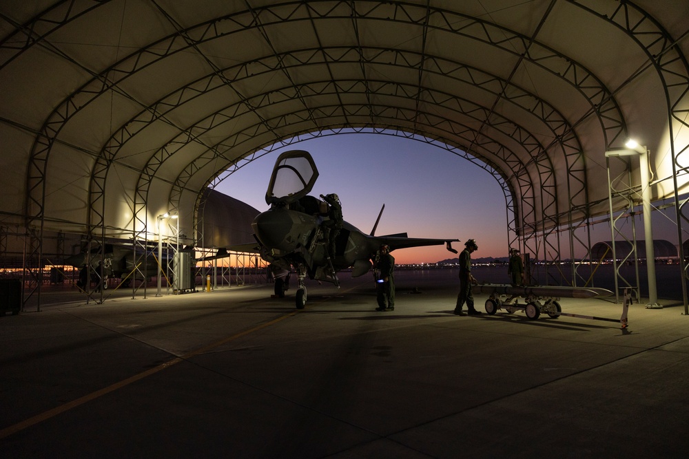 VMFA 122 Marines conduct flight operations during RUT