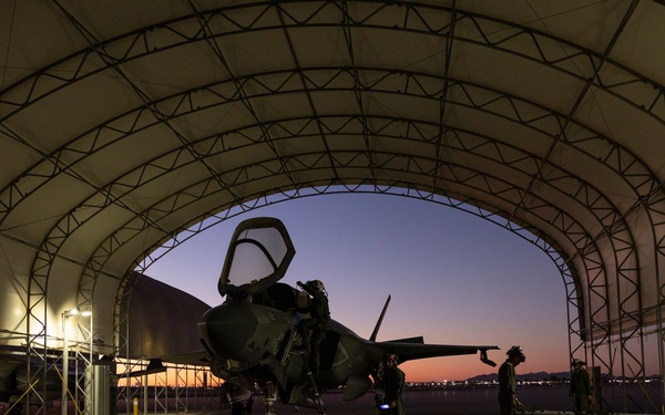 VMFA 122 Marines conduct flight operations during RUT