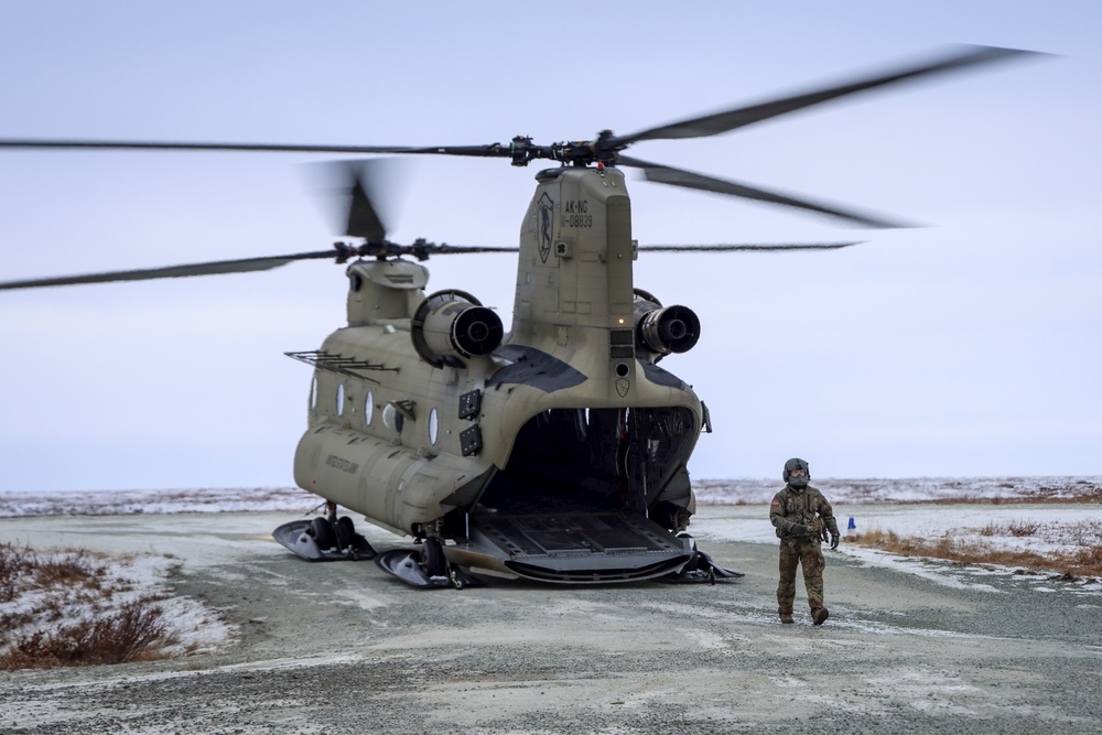 AKARNG Chinook aviators transport AKOM members and supplies during Operation Halong Response