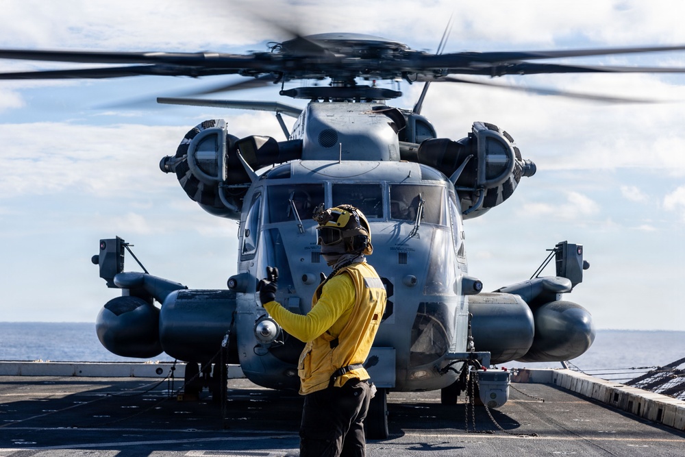 USS San Antonio (LPD 17) provides humanitarian relief to Jamaica