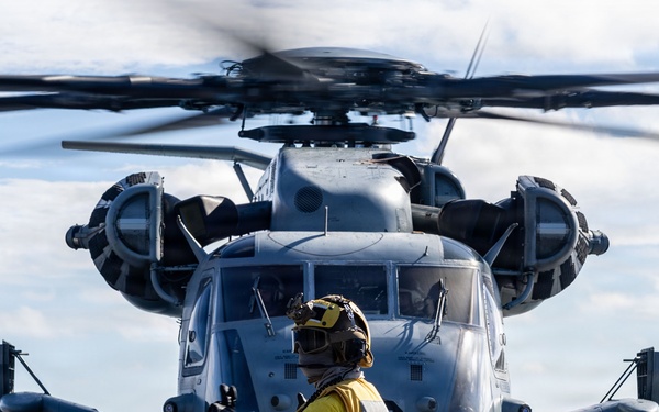 USS San Antonio (LPD 17) provides humanitarian relief to Jamaica