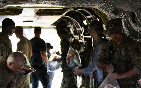 Joint Task Force-Bravo Delivers food to Jamaica