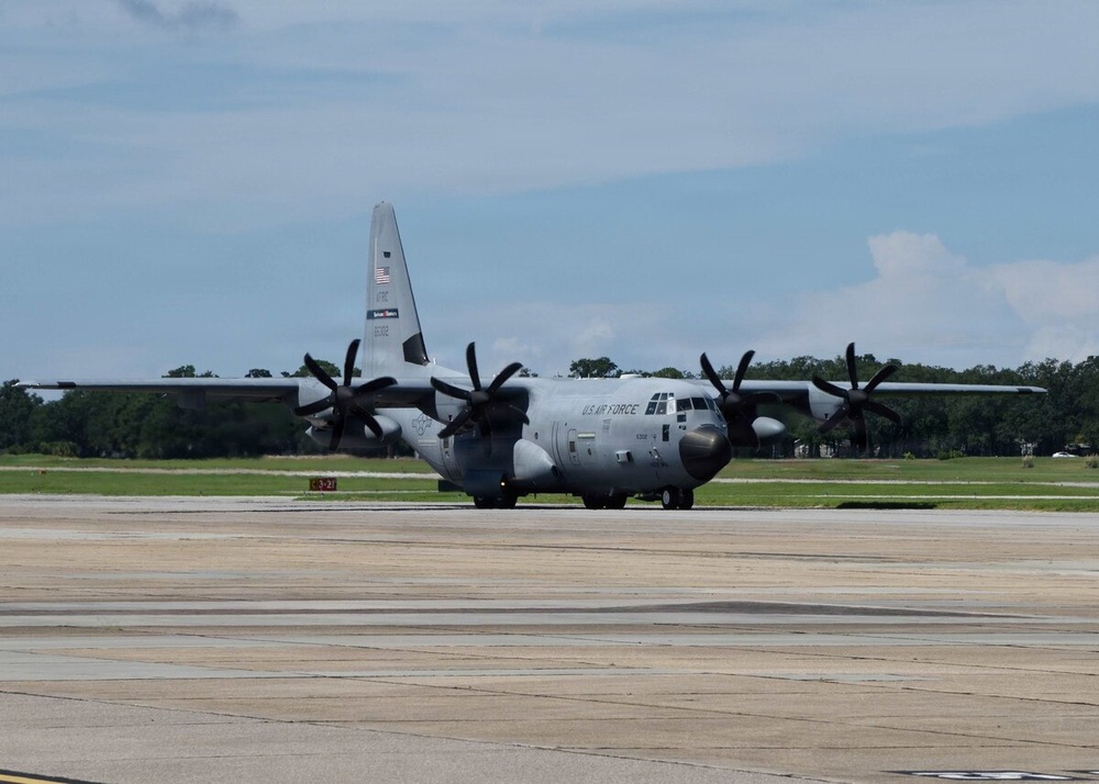 Hurricane Hunters fly storms in Atlantic, Pacific