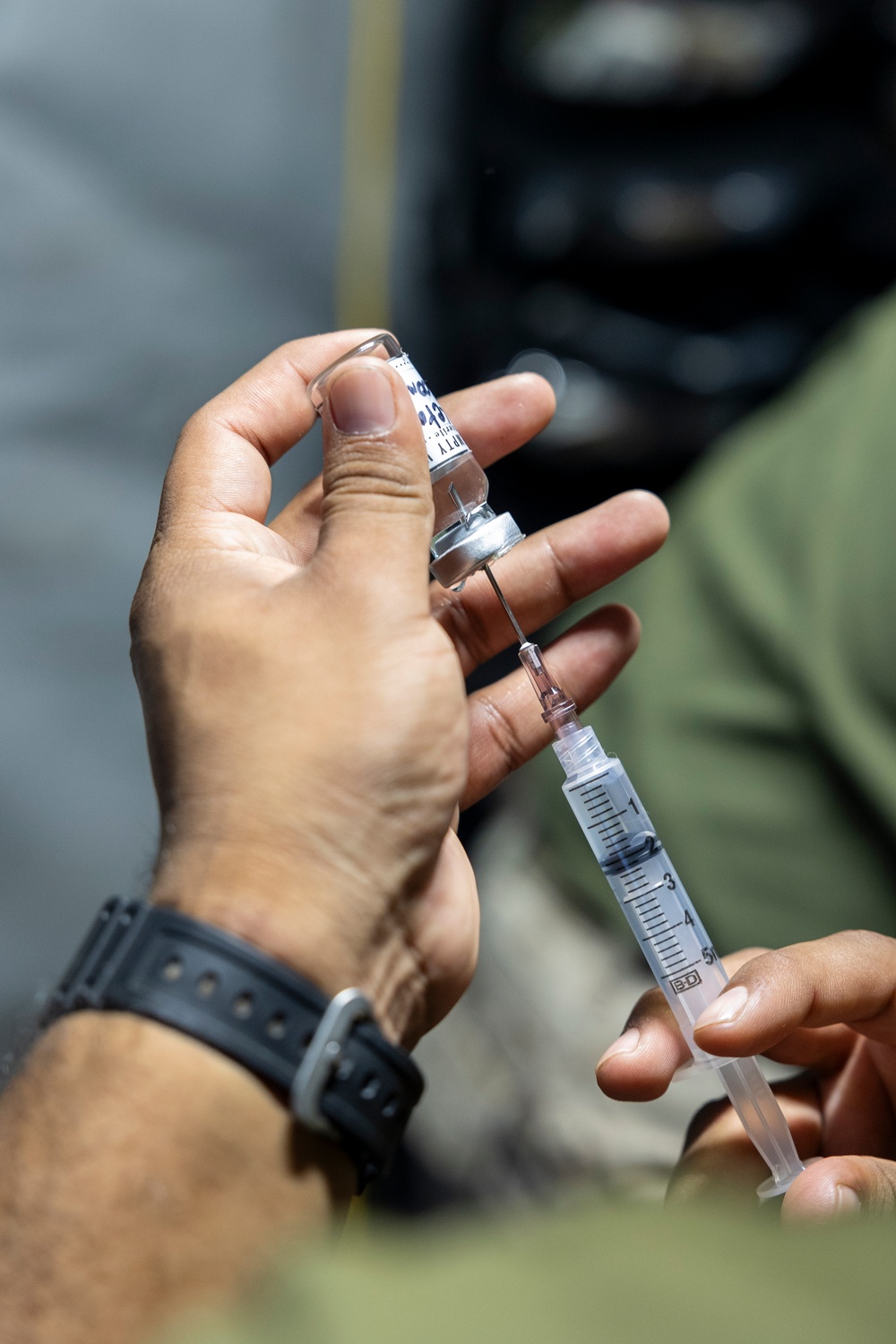 11th MEU Sailors aid a simulated casualty during RUT
