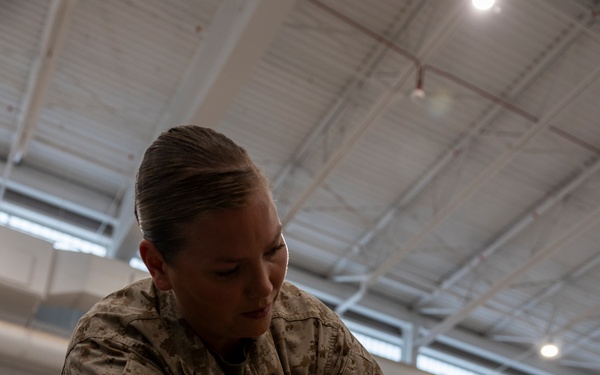 11th MEU Sailors demonstrate medical procedures during RUT