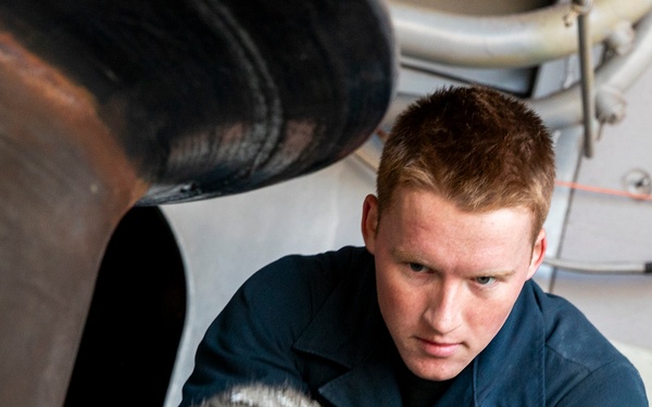 USS George Washington Strike Group Arrives in Busan