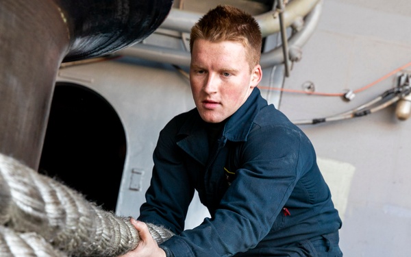 USS George Washington Strike Group Arrives in Busan