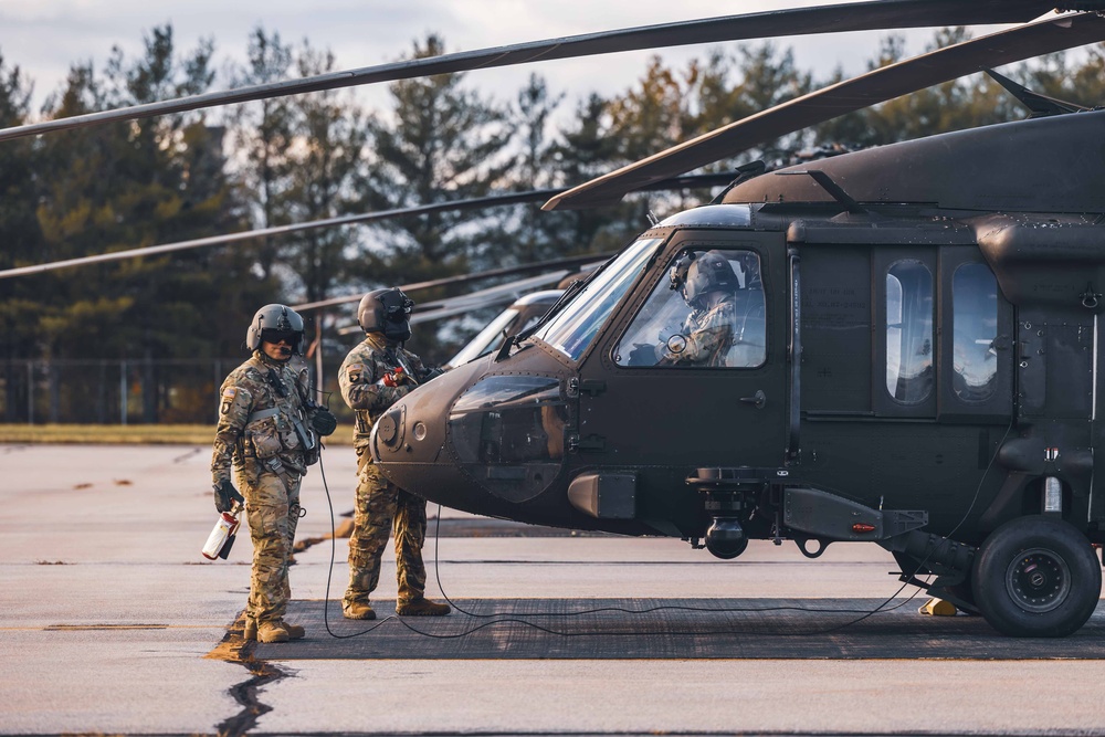 UH-60 Blackhawk Pilots and Crew Cheifs Train During November Annual Training